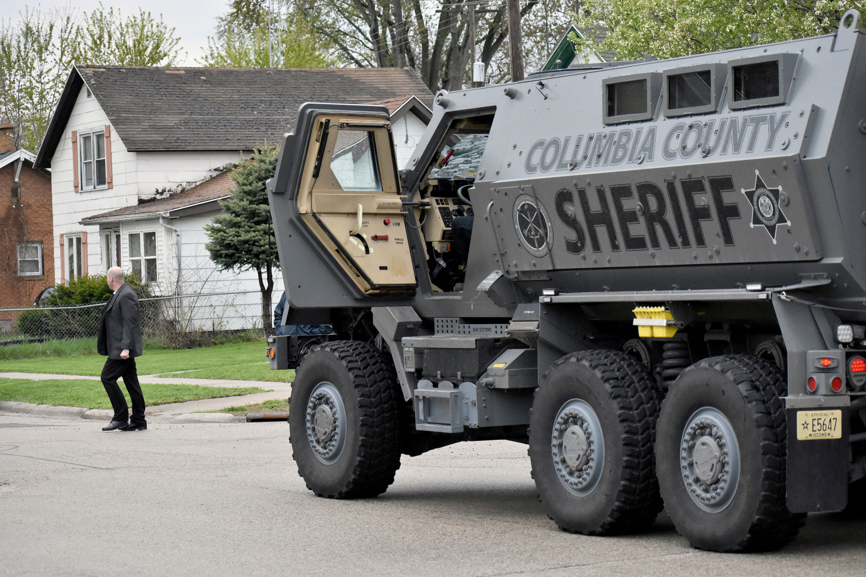 Sheriff's office vehicle during standoff (copy)
